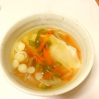 簡単！野菜入り餃子スープ！